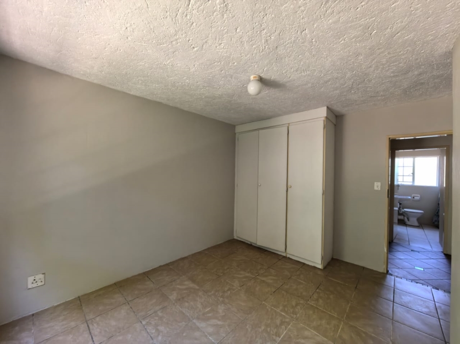 2 Bedroom Property for Sale in Gezina Gauteng