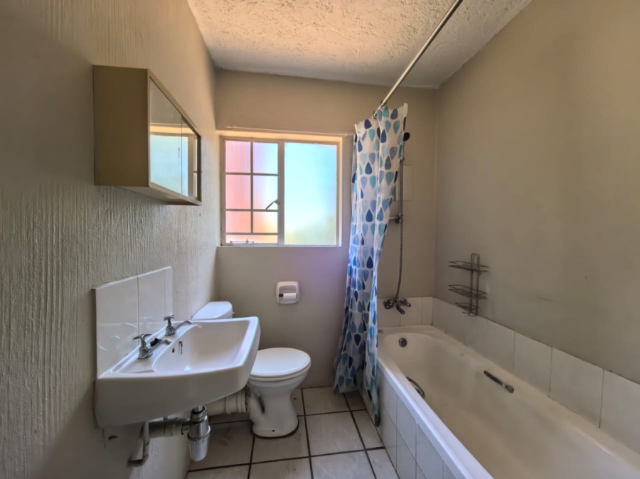 2 Bedroom Property for Sale in Gezina Gauteng