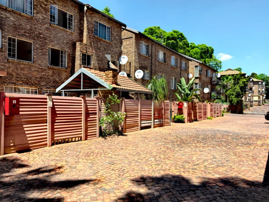 2 Bedroom Property for Sale in Gezina Gauteng