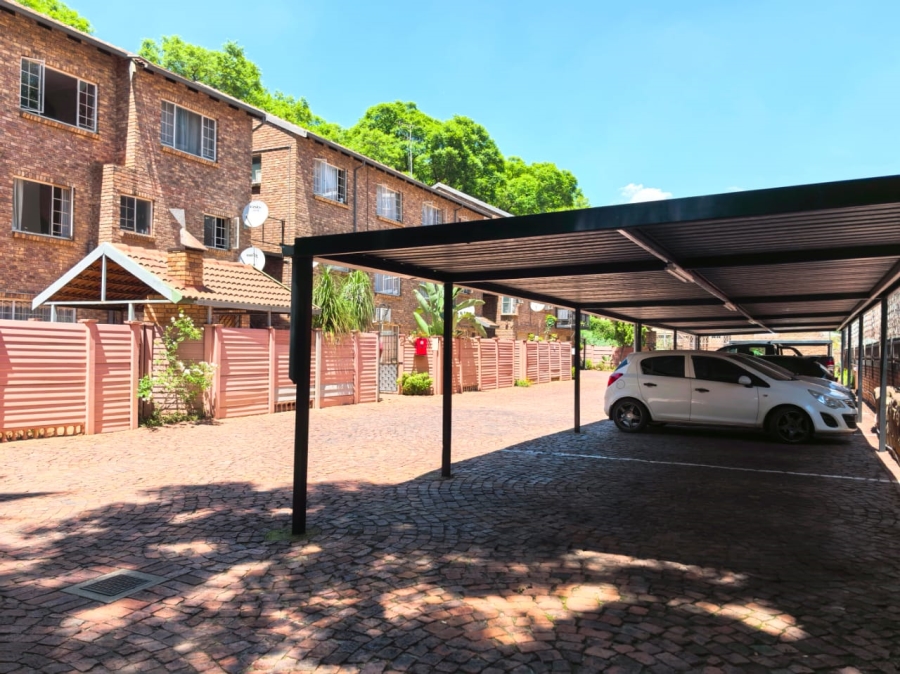 2 Bedroom Property for Sale in Gezina Gauteng