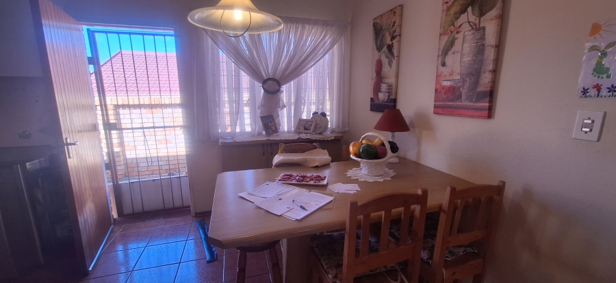 2 Bedroom Property for Sale in Krugersdorp North Gauteng