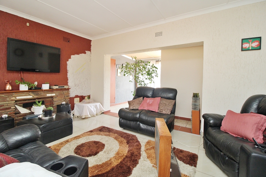 To Let 4 Bedroom Property for Rent in Marlands Gauteng