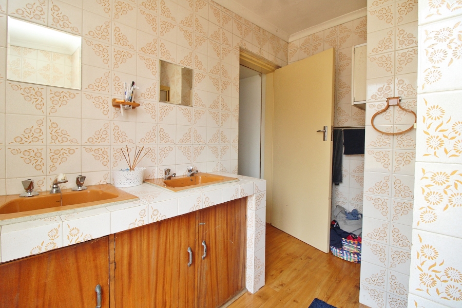 To Let 4 Bedroom Property for Rent in Marlands Gauteng