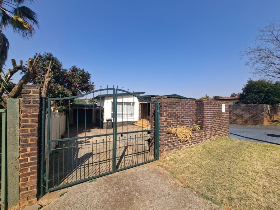 3 Bedroom Property for Sale in Kenmare Gauteng
