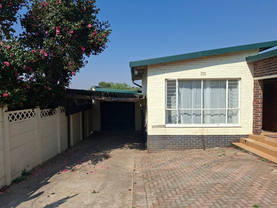 3 Bedroom Property for Sale in Kenmare Gauteng