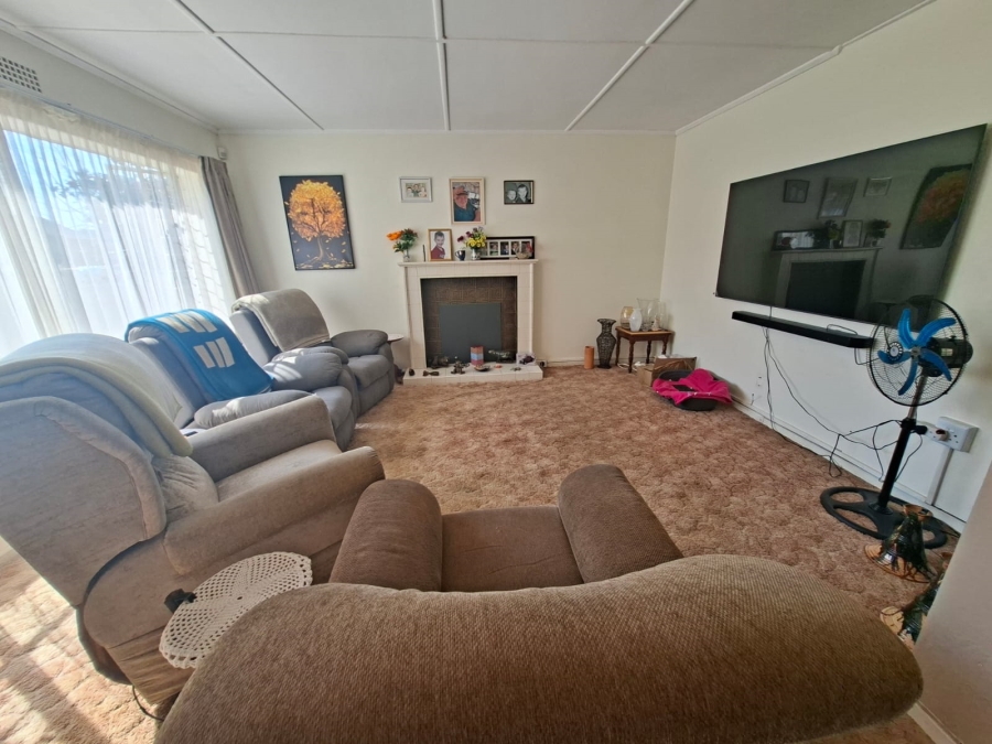 3 Bedroom Property for Sale in Kenmare Gauteng