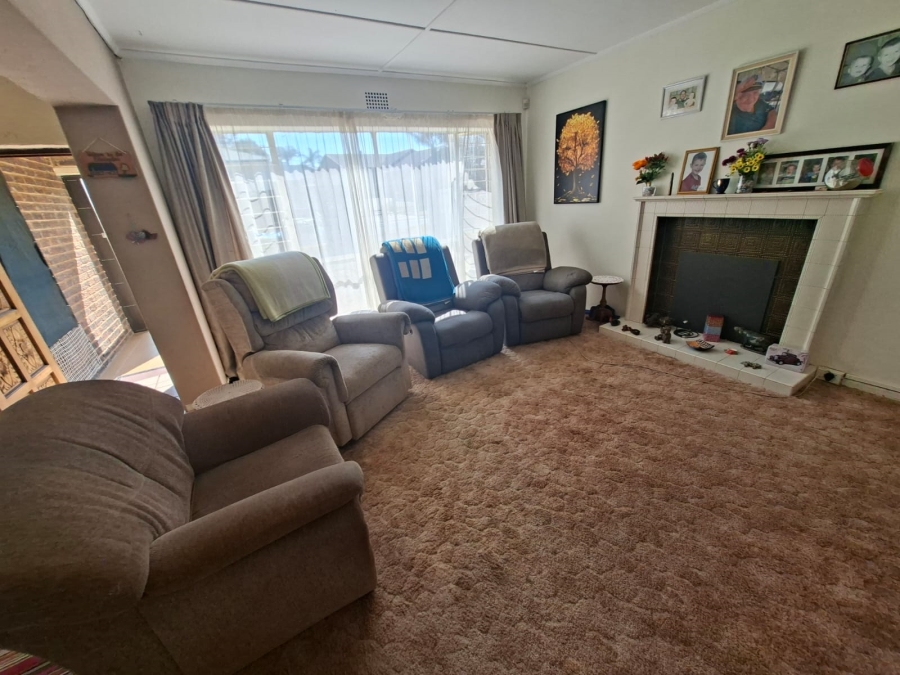3 Bedroom Property for Sale in Kenmare Gauteng
