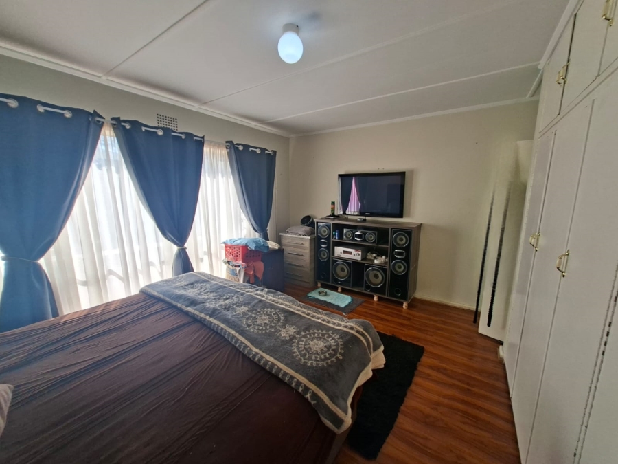 3 Bedroom Property for Sale in Kenmare Gauteng