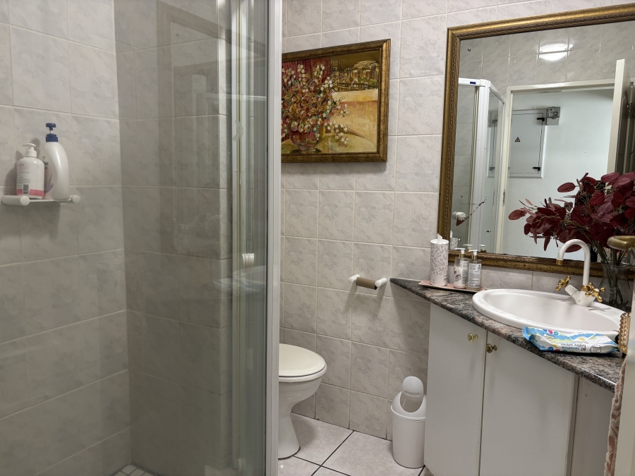 2 Bedroom Property for Sale in Waverley Gauteng