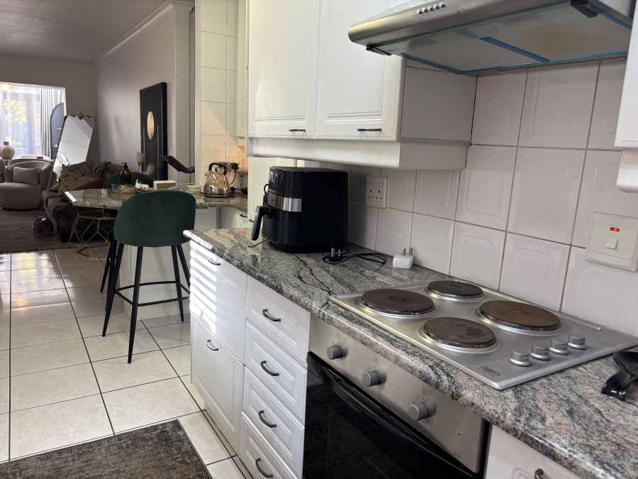 2 Bedroom Property for Sale in Waverley Gauteng
