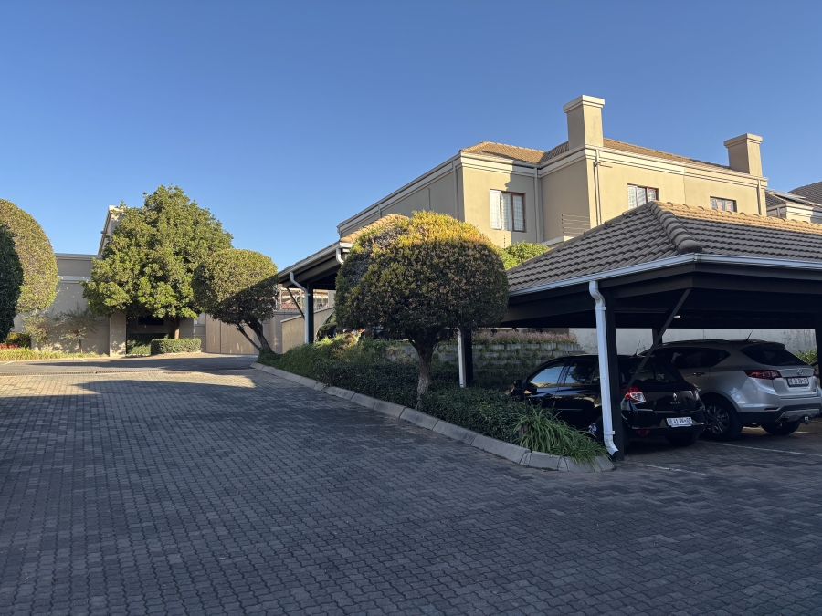 2 Bedroom Property for Sale in Waverley Gauteng