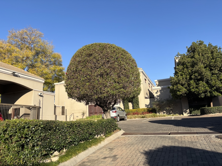 2 Bedroom Property for Sale in Waverley Gauteng