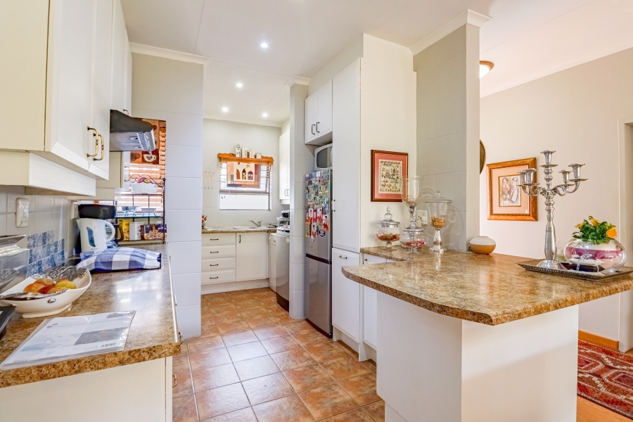 3 Bedroom Property for Sale in The Retreat Gauteng