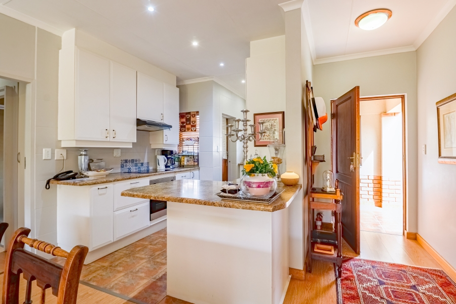 3 Bedroom Property for Sale in The Retreat Gauteng