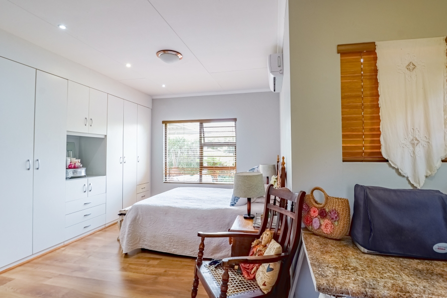 3 Bedroom Property for Sale in The Retreat Gauteng