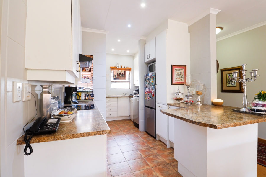 3 Bedroom Property for Sale in The Retreat Gauteng