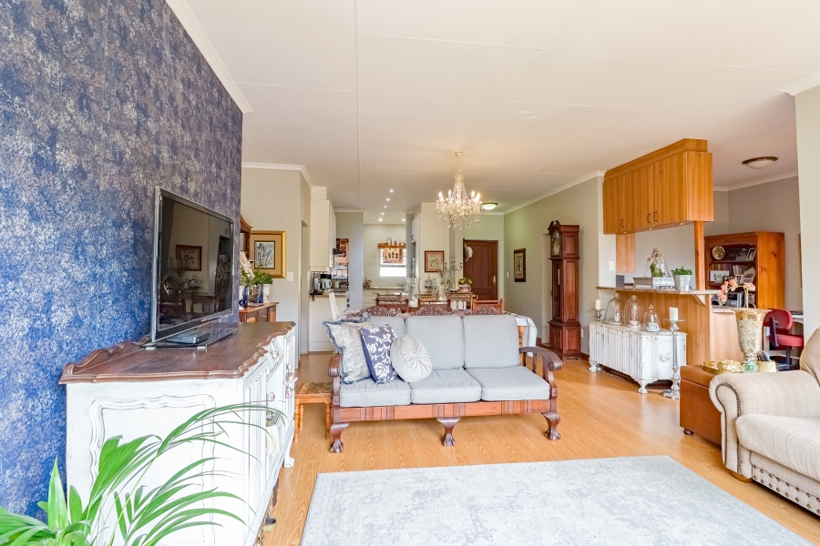 3 Bedroom Property for Sale in The Retreat Gauteng