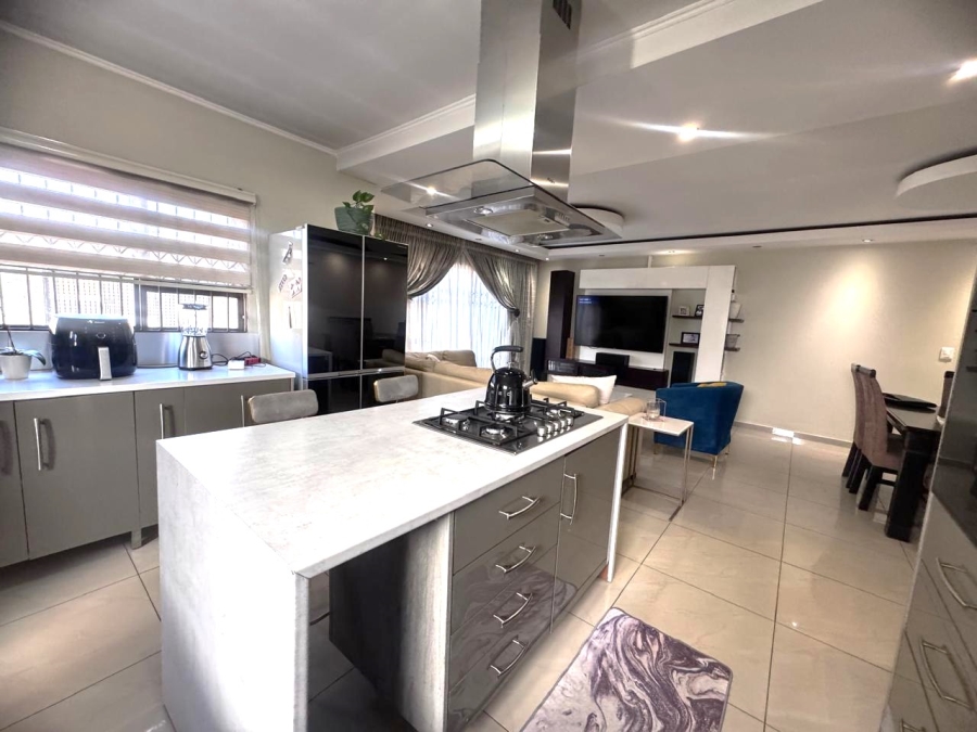 3 Bedroom Property for Sale in Roodekop Gauteng