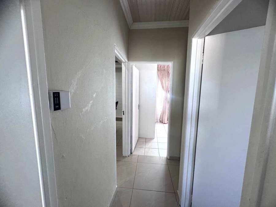 3 Bedroom Property for Sale in Roodekop Gauteng