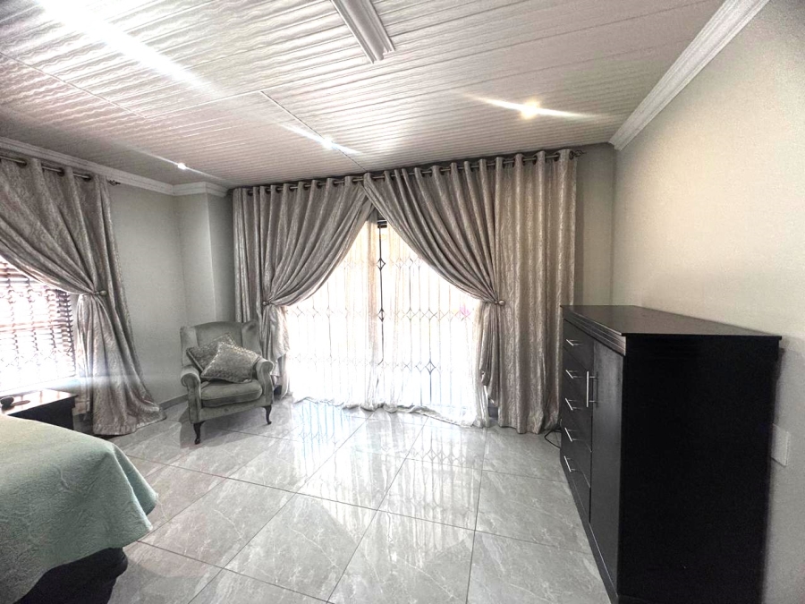 3 Bedroom Property for Sale in Roodekop Gauteng