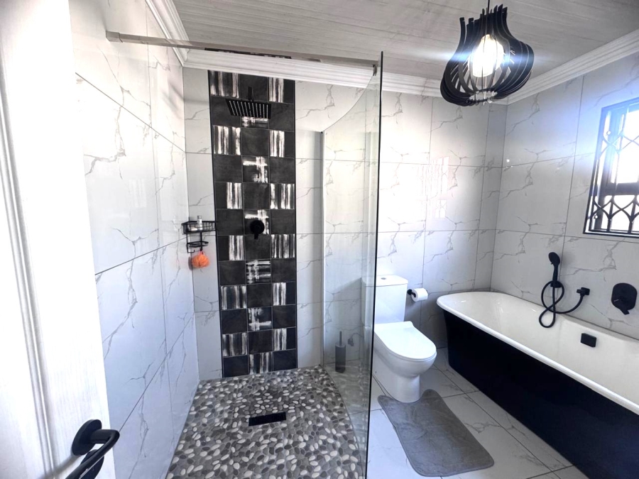 3 Bedroom Property for Sale in Roodekop Gauteng