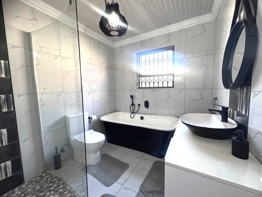 3 Bedroom Property for Sale in Roodekop Gauteng