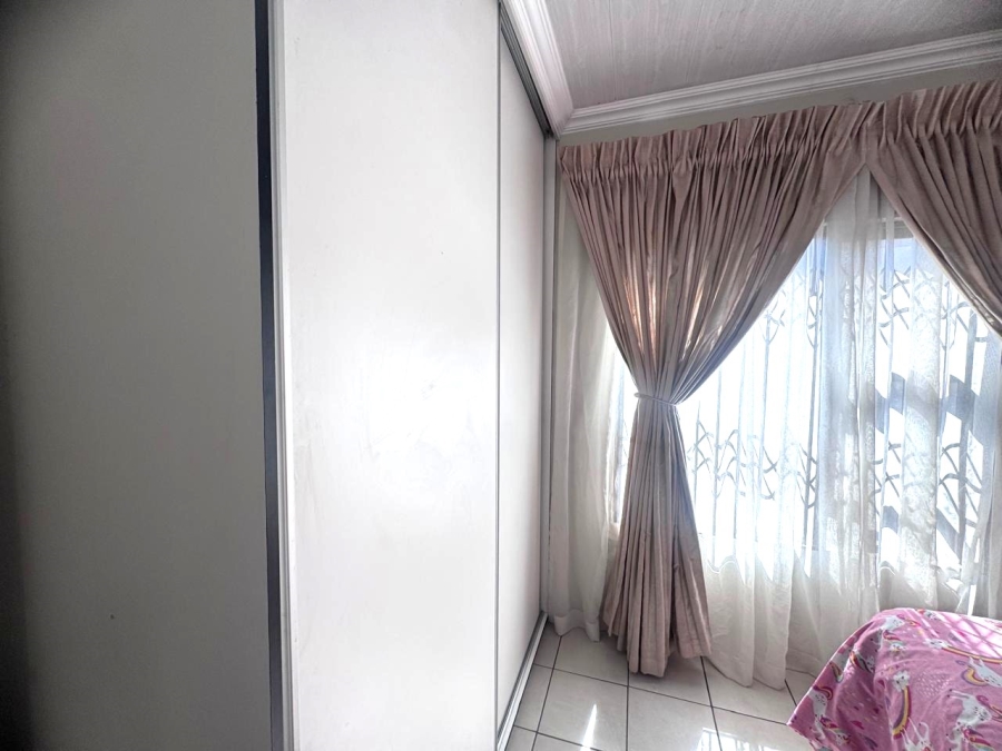 3 Bedroom Property for Sale in Roodekop Gauteng