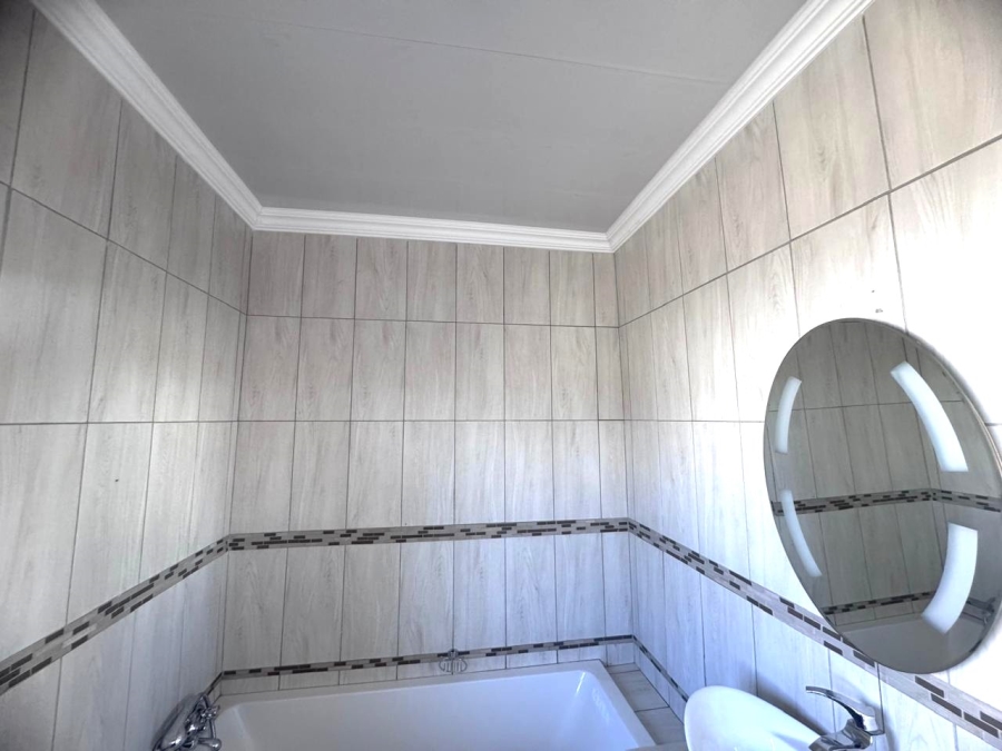 3 Bedroom Property for Sale in Roodekop Gauteng