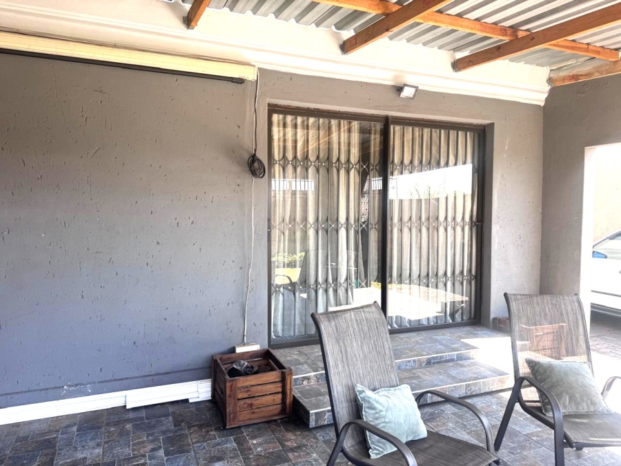 3 Bedroom Property for Sale in Roodekop Gauteng