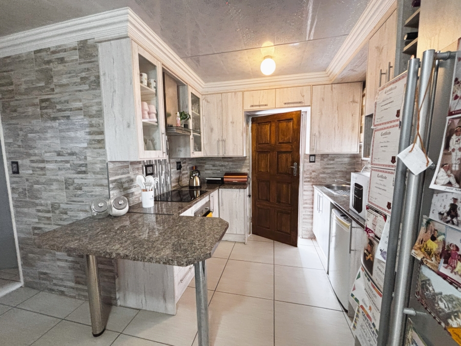 2 Bedroom Property for Sale in Windmill Park Gauteng