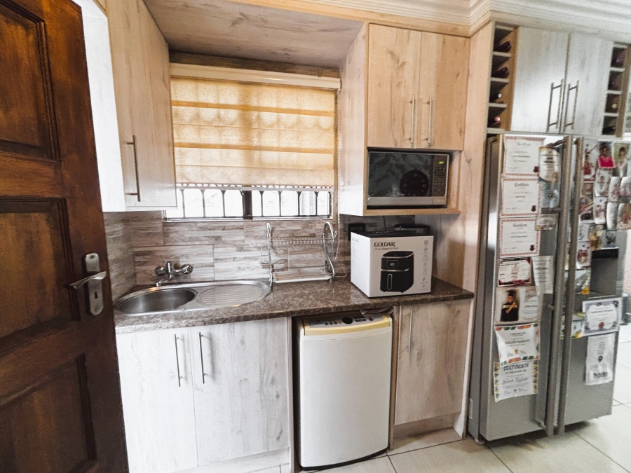 2 Bedroom Property for Sale in Windmill Park Gauteng