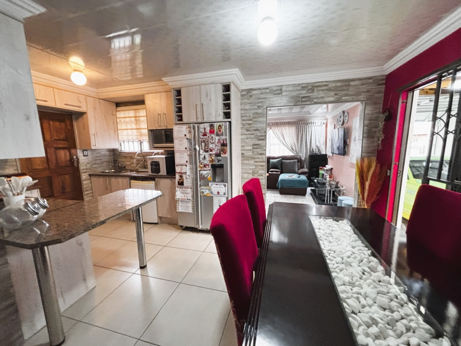 2 Bedroom Property for Sale in Windmill Park Gauteng