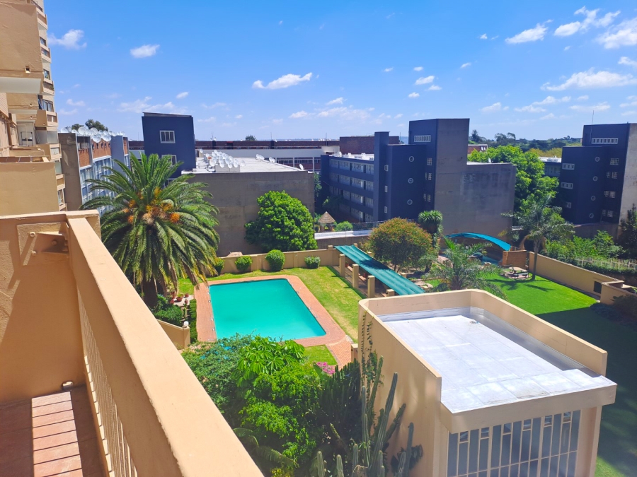 To Let 2 Bedroom Property for Rent in Parktown Gauteng