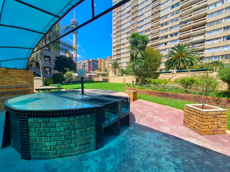 To Let 2 Bedroom Property for Rent in Parktown Gauteng