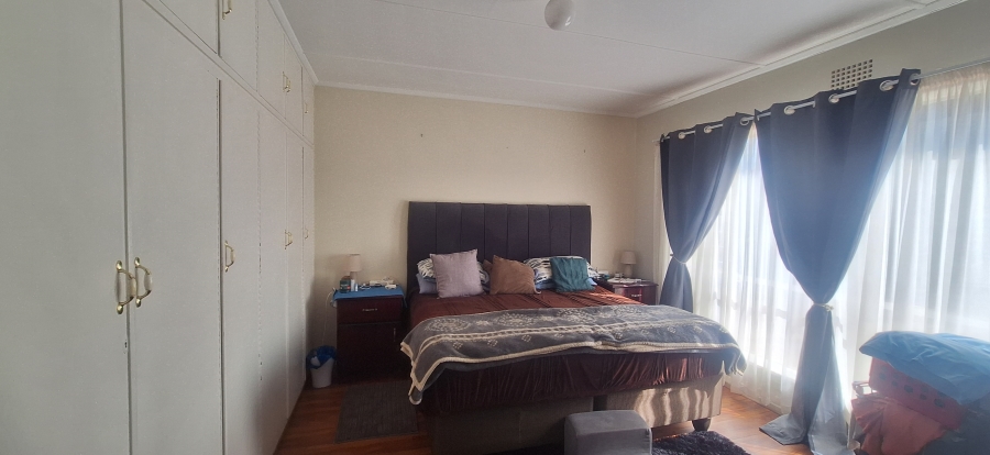 3 Bedroom Property for Sale in Kenmare Gauteng