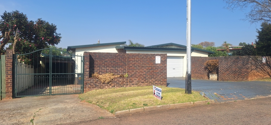 3 Bedroom Property for Sale in Kenmare Gauteng