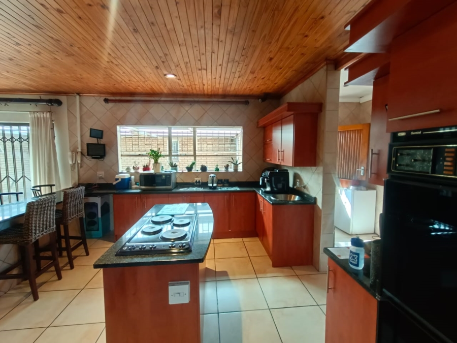 4 Bedroom Property for Sale in Vanderbijlpark SW 5 Gauteng