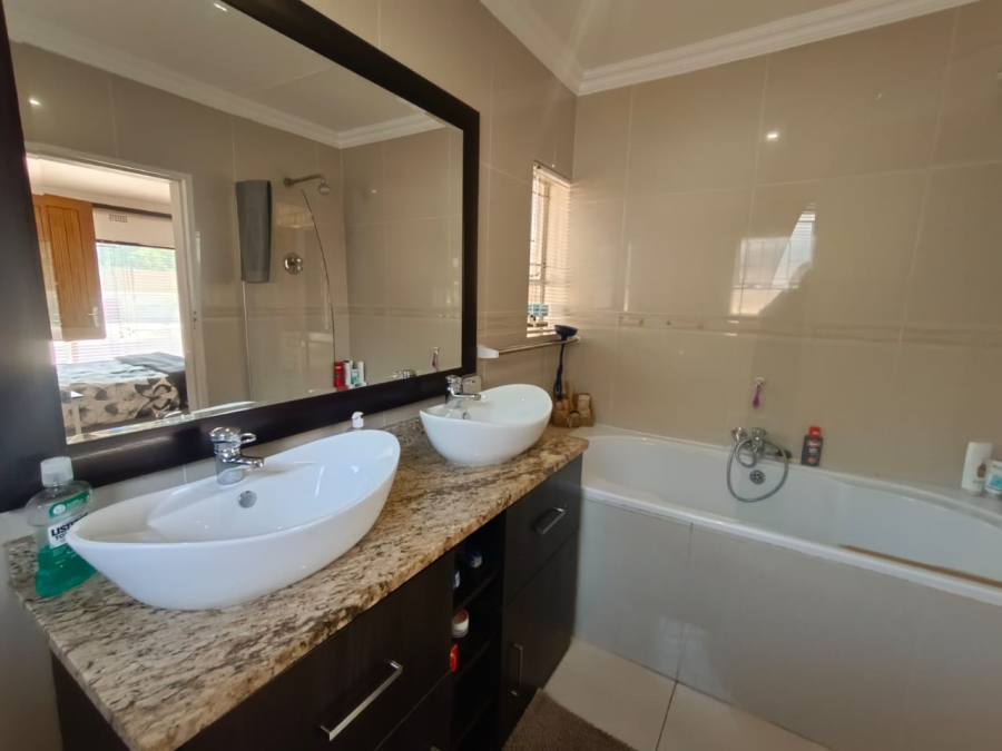 4 Bedroom Property for Sale in Vanderbijlpark SW 5 Gauteng