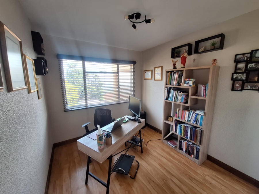 3 Bedroom Property for Sale in Primrose Hill Gauteng