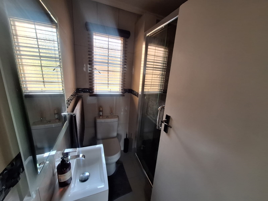 3 Bedroom Property for Sale in Primrose Hill Gauteng