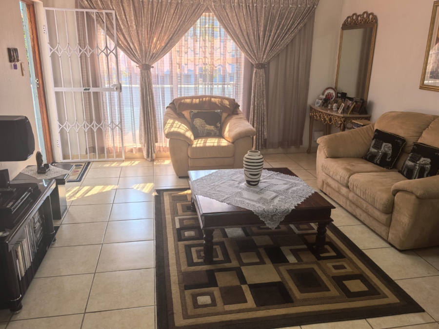 2 Bedroom Property for Sale in Weltevreden Park Gauteng
