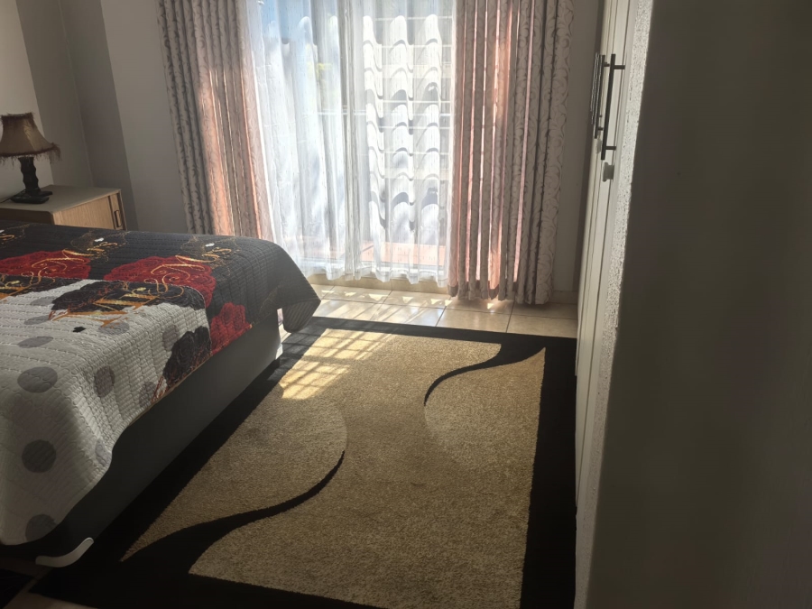 2 Bedroom Property for Sale in Weltevreden Park Gauteng