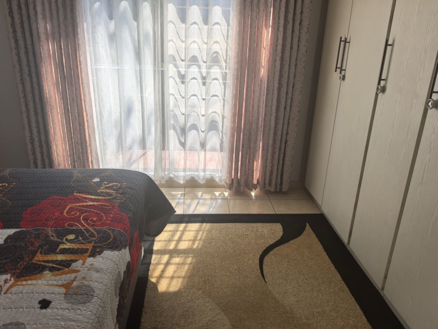 2 Bedroom Property for Sale in Weltevreden Park Gauteng