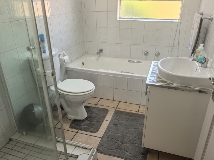 2 Bedroom Property for Sale in Weltevreden Park Gauteng