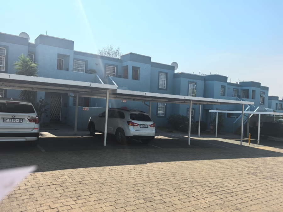 2 Bedroom Property for Sale in Weltevreden Park Gauteng