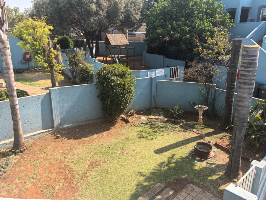 2 Bedroom Property for Sale in Weltevreden Park Gauteng