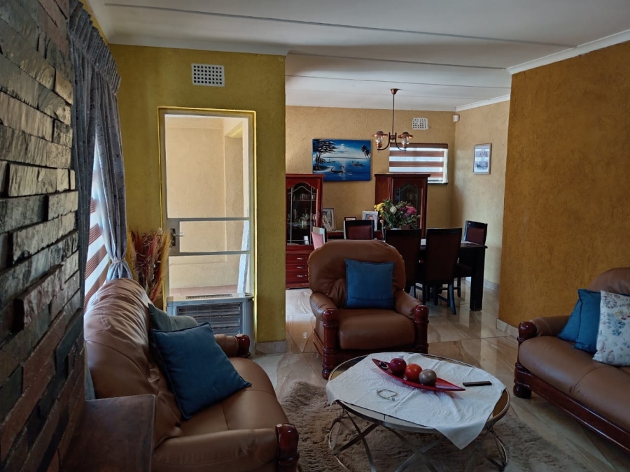 4 Bedroom Property for Sale in Witpoortjie Gauteng