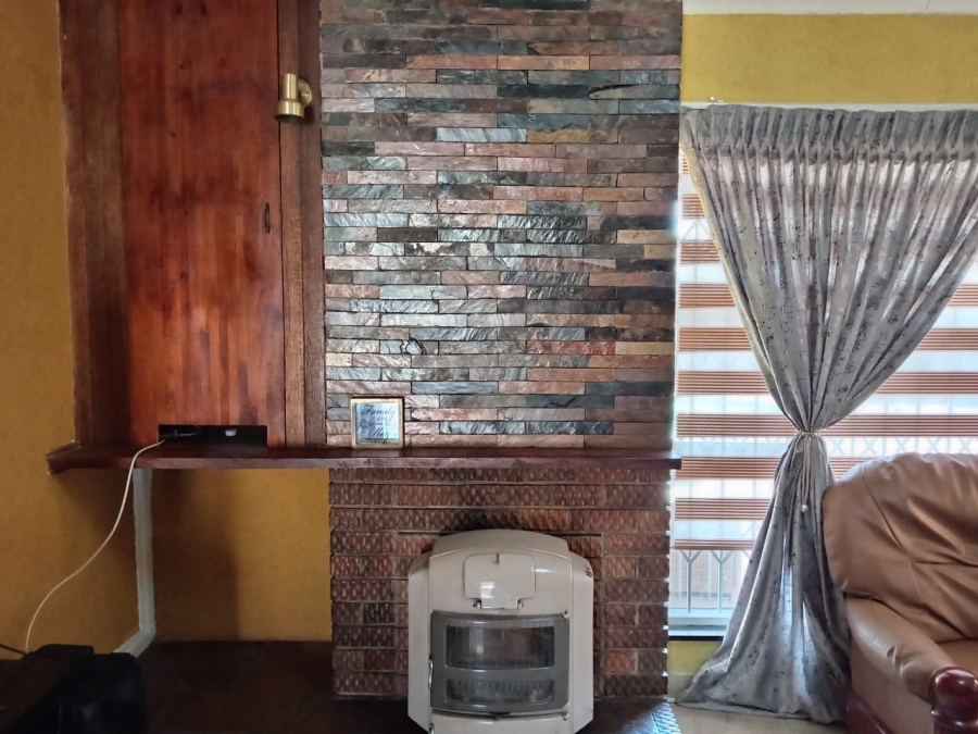 4 Bedroom Property for Sale in Witpoortjie Gauteng