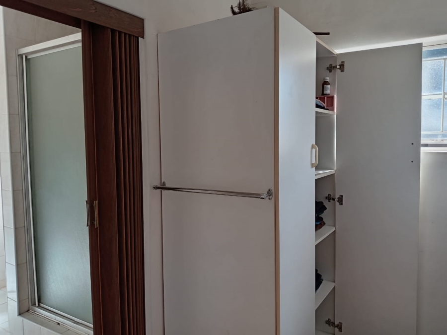4 Bedroom Property for Sale in Witpoortjie Gauteng