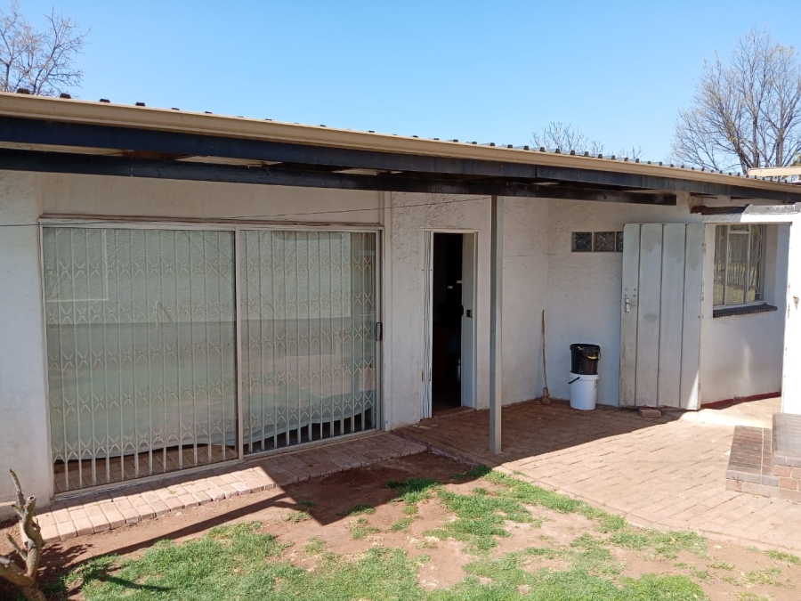 4 Bedroom Property for Sale in Witpoortjie Gauteng
